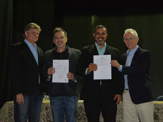 Cerimônia de posse dos novos diretores-gerais lota Teatro do Campus Vitória