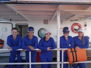 Estudantes do Ifes embarcam em expedições no navio-escola Ciências do Mar III