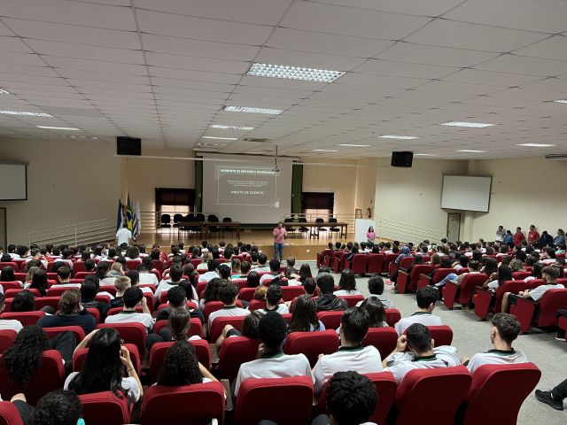 Unidades do Ifes realizam atos em solidariedade às vítimas dos ataques em escolas de Aracruz