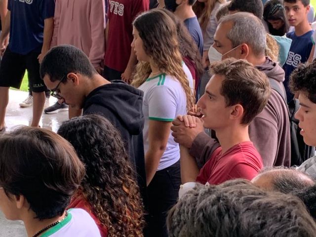 Unidades do Ifes realizam atos em solidariedade às vítimas dos ataques em escolas de Aracruz