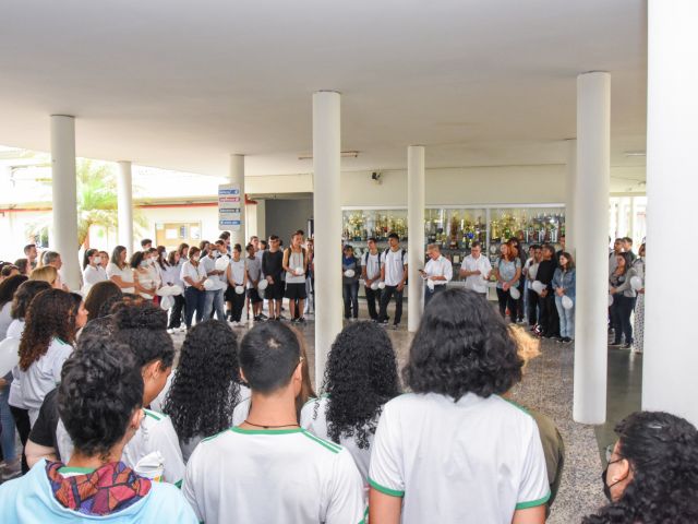 Unidades do Ifes realizam atos em solidariedade às vítimas dos ataques em escolas de Aracruz