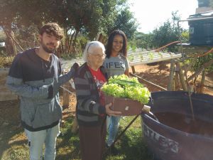 Projeto de extensão do Campus de Alegre leva peixes e hortaliças para idosos de Jerônimo Monteiro