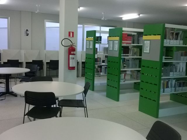 Campus Centro-Serrano inaugura novo espaço da biblioteca