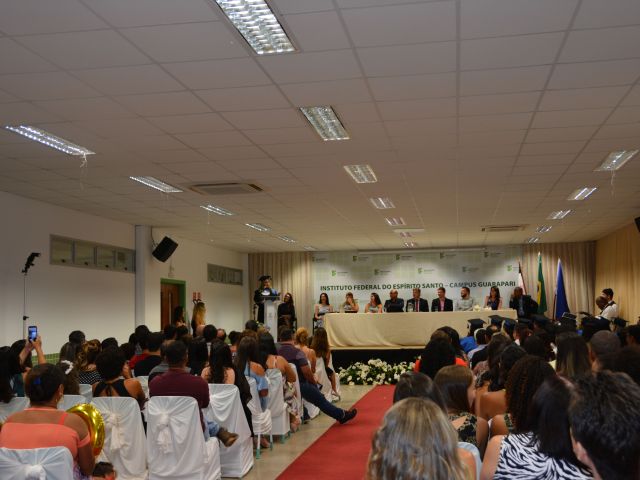 Campus Guarapari celebra primeira formatura do curso de Administração