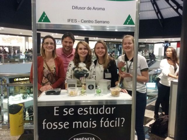 Alunos do Campus Centro-Serrano participam da XIX Feira de Miniempresas 