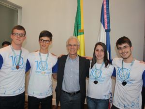 2015 - Trinta alunos do Ifes recebem medalhas da Olimpíada Brasileira de Matemática das Escolas Públicas