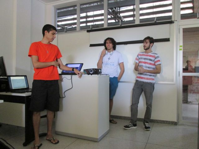 Alunos de Engenharia Elétrica apresentam trabalhos finais de linguagem de programação