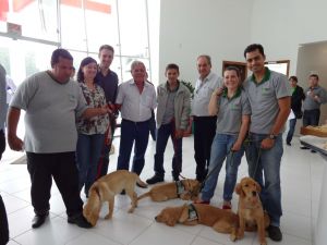 2013 - visita_Centro_Treinamento_Formacao_Caes-Guia
