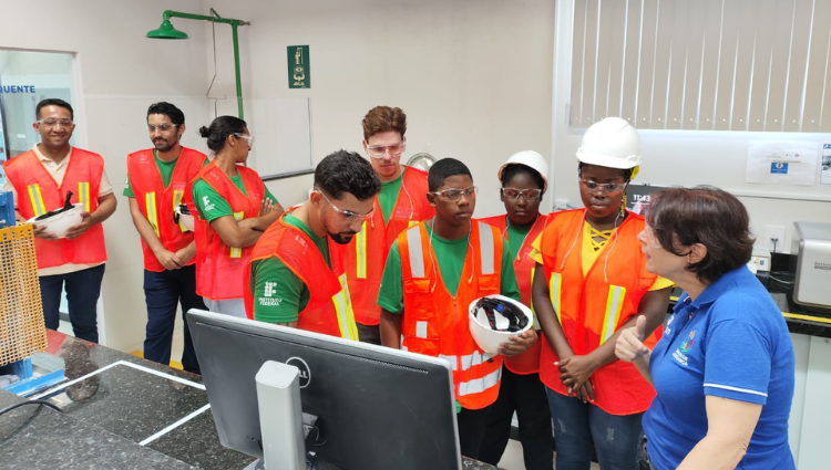 Ifes celebra formação da primeira turma de curso técnico do Programa Autonomia e Renda Petrobras no país